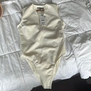 Zara cream/ white body suit brown buckle detail NWT size L